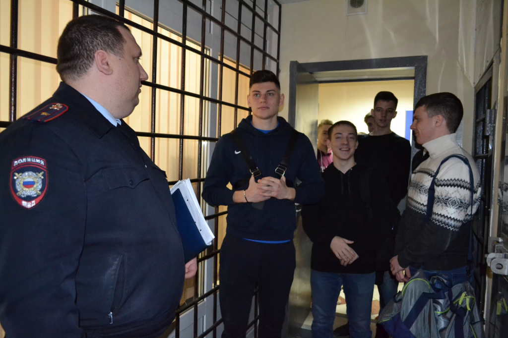 9V8vZIAzoB4.jpg 9V8vZIAzoB4.jpg